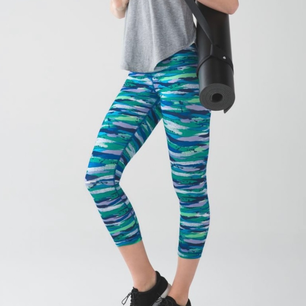 Lululemon Wunder Under Crop in Seven Wonders